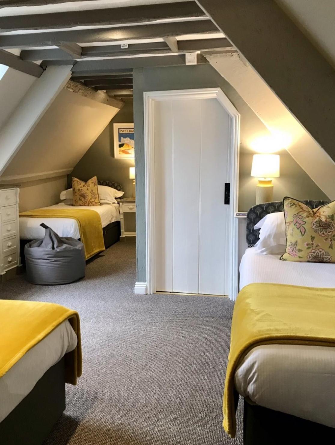 Family Room,1769831749:JPEG